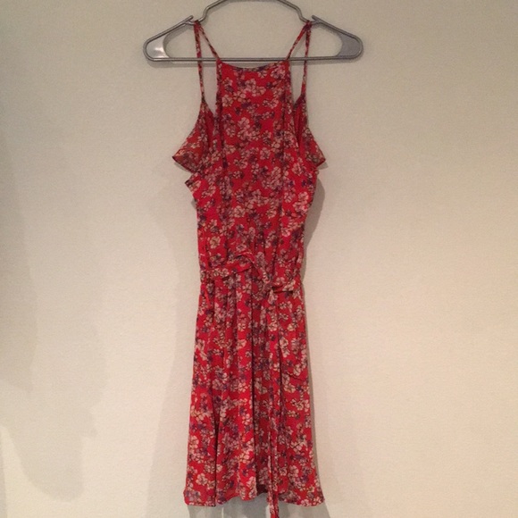 Floral dress. - Picture 2 of 4